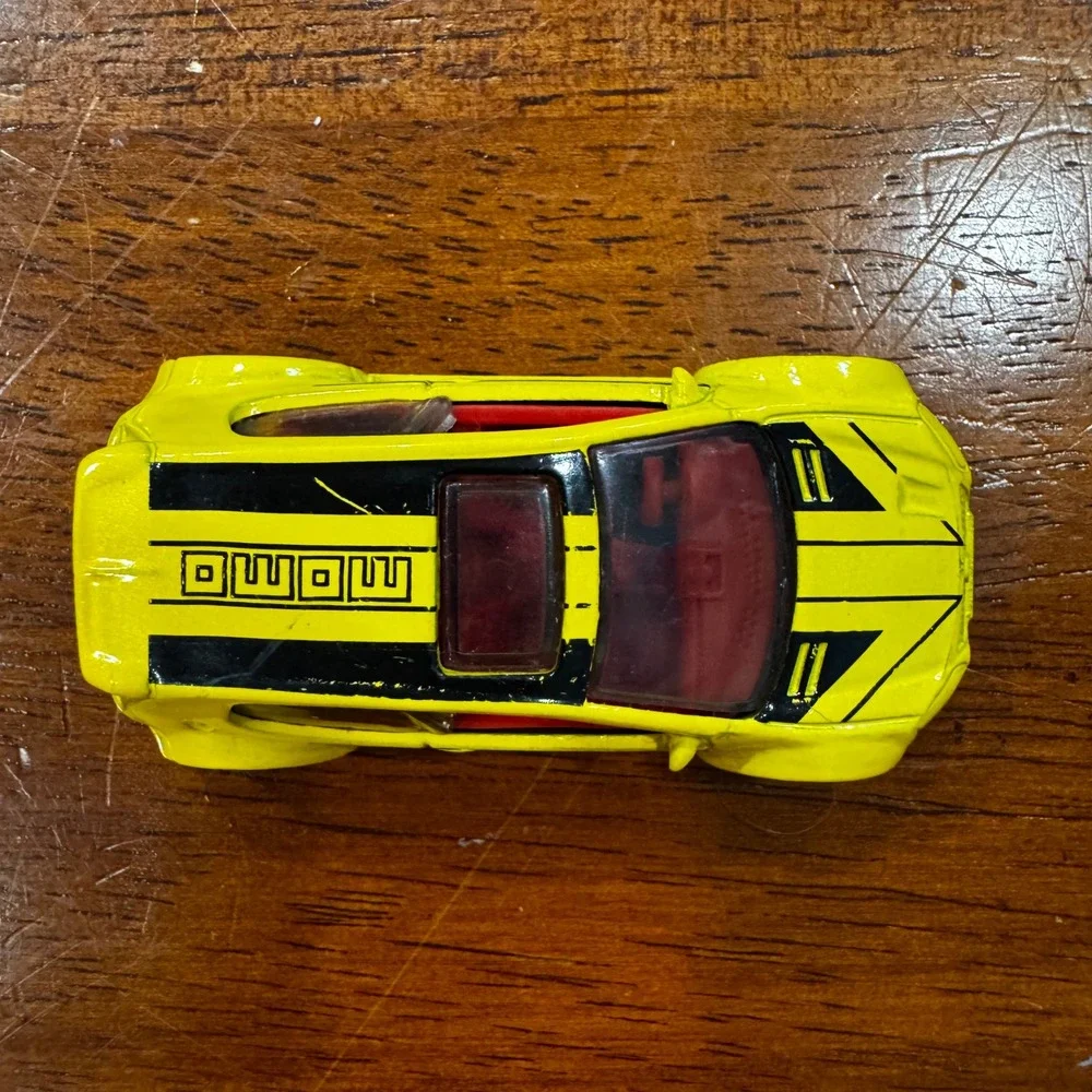 Hot Wheels Volkswagen‎ Golf GTI Yellow MOMO Racing Widebody Diecast Car K6159